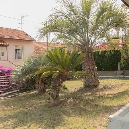 Sea Garden Tre Ponti Prestige 4 Beds Private Parking